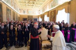 Папата се сретна со членови на фoндацијата Иван Павле II