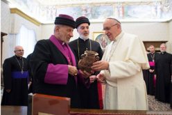 Папата и Патријархот Мар Геваргис III се молат за мир