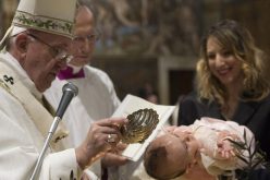 Папата ќе крсти деца од регионот погоден од земјотрес