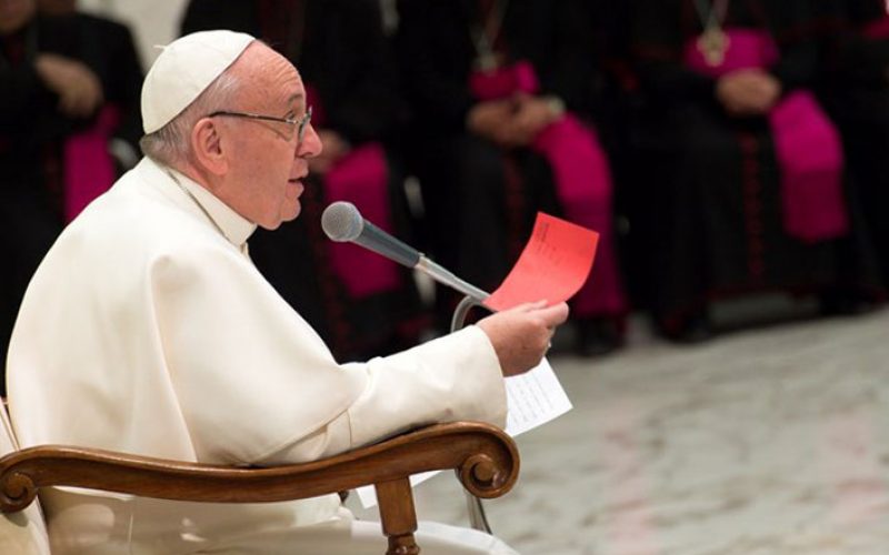 Папата предупреди на идолите и лажните надежи