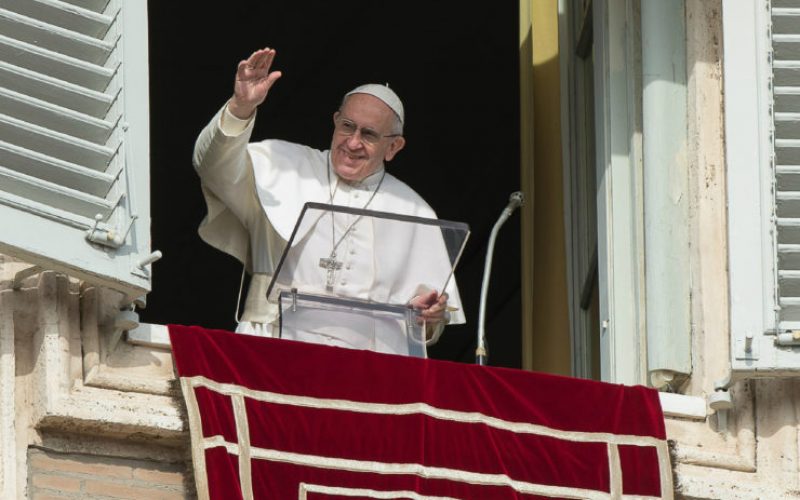 Папата: Животот е свет