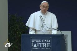Папата: Универзитетот е место на дијалогот во различностите