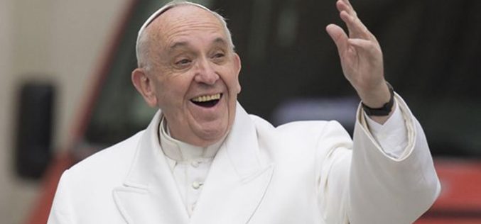 Папата: Човечкиот егоизам и грев го уништуваат создаденото