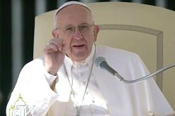 Папата: Посилните нека им помагаат на послабите