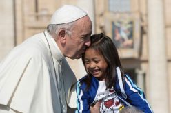 Папата: Христијанската надеж извира од крстот
