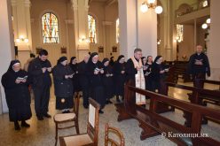 Поклонение на сестрите Евхаристинки во Солун