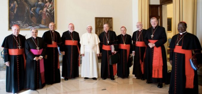 Кардиналскиот совет дискутираше за евангелизацијата