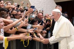 Папата: Треба да ја надминеме културата на уништување