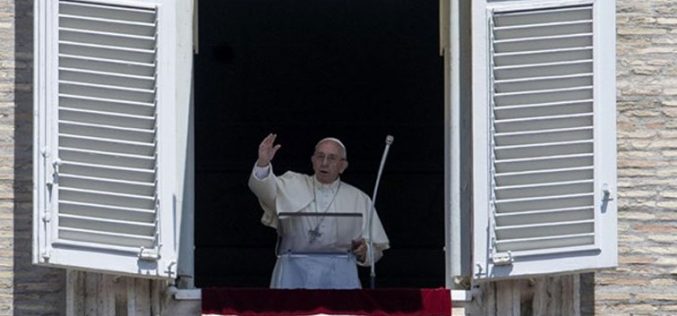 Папата: Да го ставиме Бог во центарот на својот живот