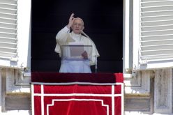 Папата: Црквата постои заради навестување на Евангелието