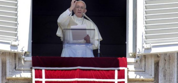 Папата: Црквата постои заради навестување на Евангелието