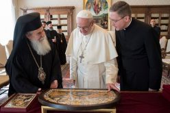 Папата до патријархот Теофил III: Да работиме за единство