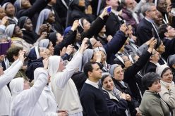 Папата ги повика световните институти да не се изолираат