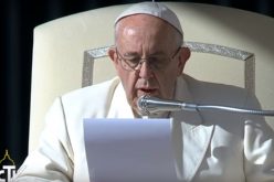 Папата: Евхаристијата значи благодарење, а не претстава