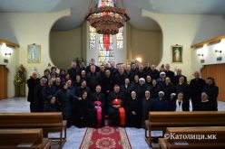 Средба на кардиналот Пулиќ со богопосветените лица