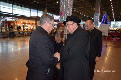 Кардиналот Пулиќ ги посети монашки заедници во Скопје