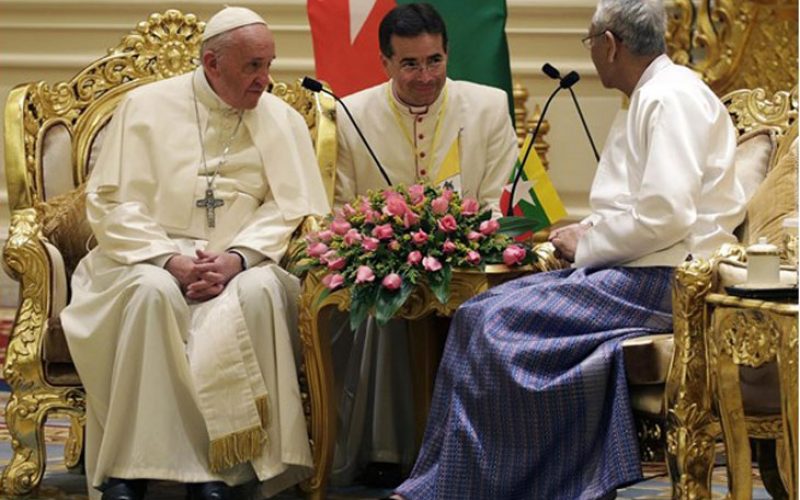 Папата се сретна со претседателот на Мјанмар Хин Kjo