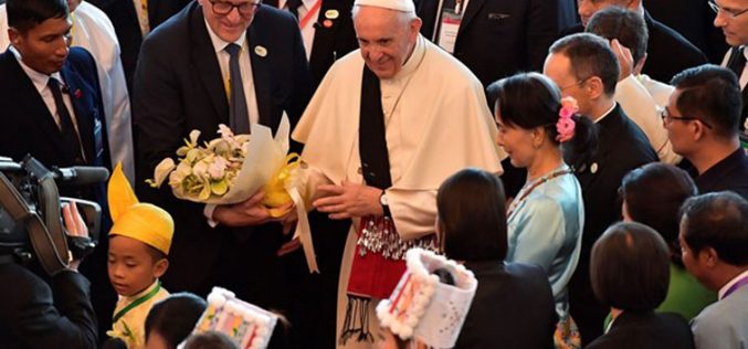 Папата се обрати до граѓанските власти во Мјанмар