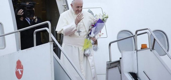 Папата Фрањо замина од Бангладеш
