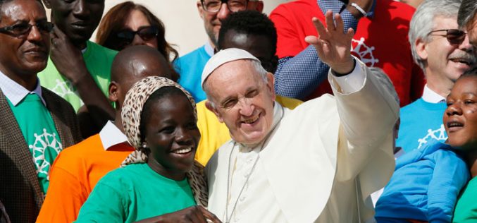 Папата: Секој странец е прилика за средба со Христос