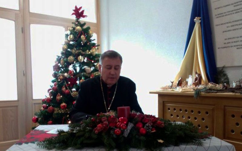 (Видео) Божикна честитка на бискупот д-р Киро Стојанов по повод Христовото Рождество