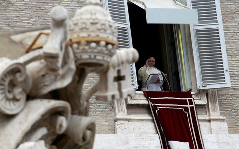 Папата: Богородица е нашата посредничка