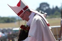 Папата се сретна со роднини на жртвите од диктатурата на Пиноче