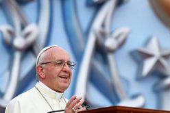 Папата до перуанските власти: Бранете ја надежта