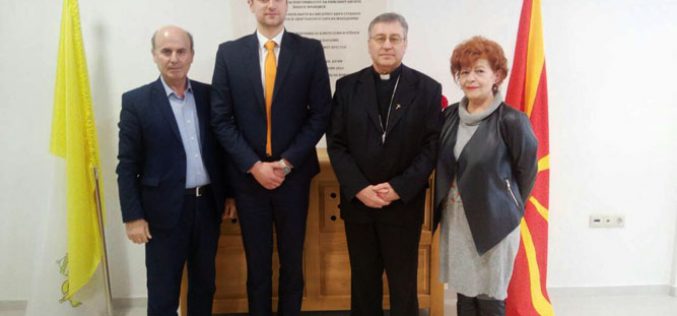 Бискупот Стојанов го прими директорот на Комисијата за односи со верските заедници и религиозни групи