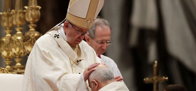 Папата: Молитвата е првата задача на епископот