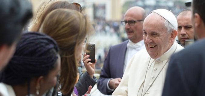 Папата до младите од Опус Деи: Барајте го Христос