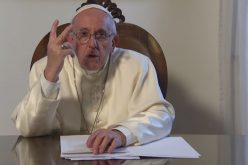 Папата: Го читате ли Евангелието секој ден?