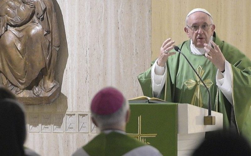 Папата: Да не се враќаме на шемите на светот, кои ни ја одземаат слободата