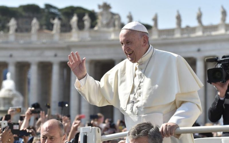 Папата Фрањо на аудиенцијата: Бог не е господар, туку Отец