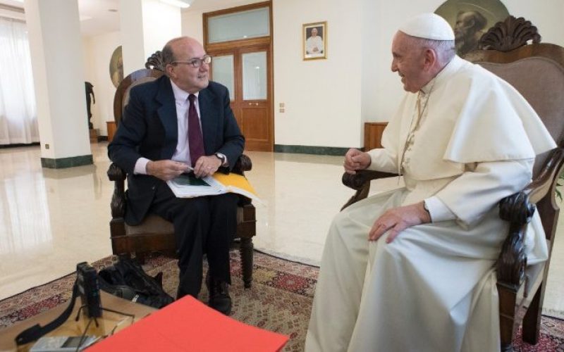 Папата даде интервју за Ројтерс