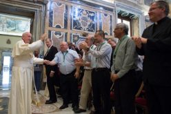 Папата Фрањо до Вербитите: Слушнете го повикот за леб и праведност