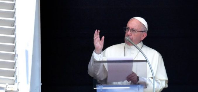 Папата Фрањо: Без Христос нема вистински правец