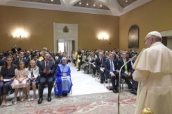 Папата: Политичарот христијанин е повикан да биде сведок