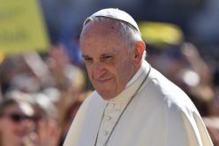 Папата: Да се грижиме за семејството, затоа што од него зависи нашата иднина