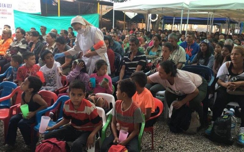Мисионер од Колумбија: Во Венецуела луѓето гладуваат
