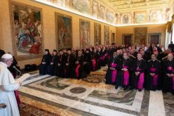 Папата ги поттикна новите епископи на светост