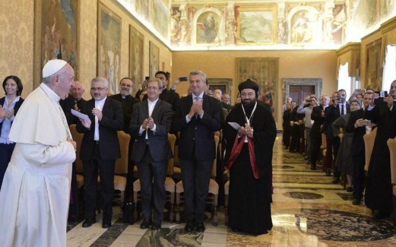 Папата: Секој ден се молам светот да ги избрише солзите на сириските и ирачките деца
