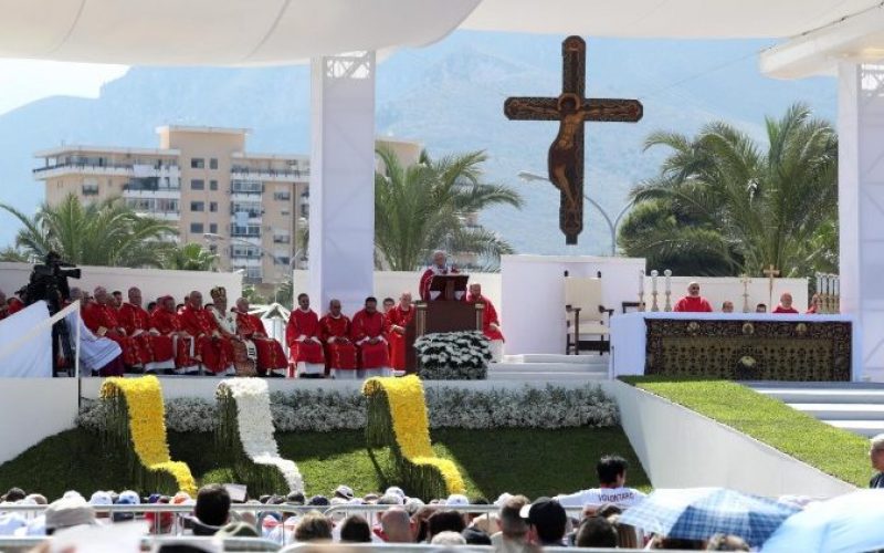 Папата: Не може да се верува во Бог и да се биде мафијаш