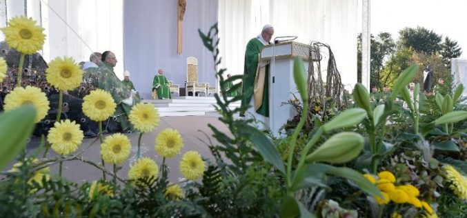 Папата: Мора да бидеме Црква која излегува и која се троши за најмалите