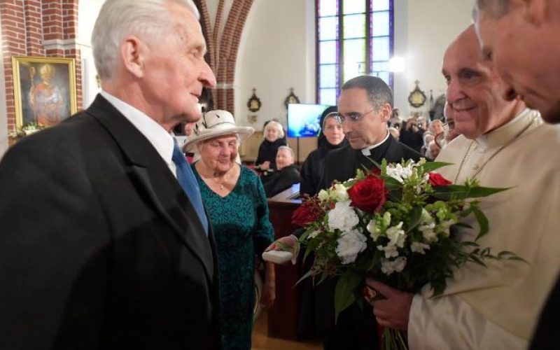 Папата Фрањо во Рига: Вие сте корени на народот