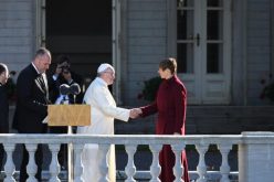 Папата од Талин: Благосостојбата не секогаш е знак за добар живот