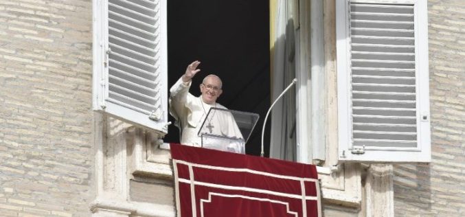 Папата: Ако Бог е во нашето срце, радоста е потполна