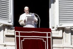 Папата Фрањо: Исус е благослов за секој човек и за целото човечко семејство