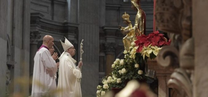 Папата: Да ја примиме во својот живот Царицата на мирот