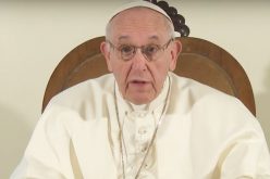 Папата: Не може да се зборува за одржлив развој без солидарност